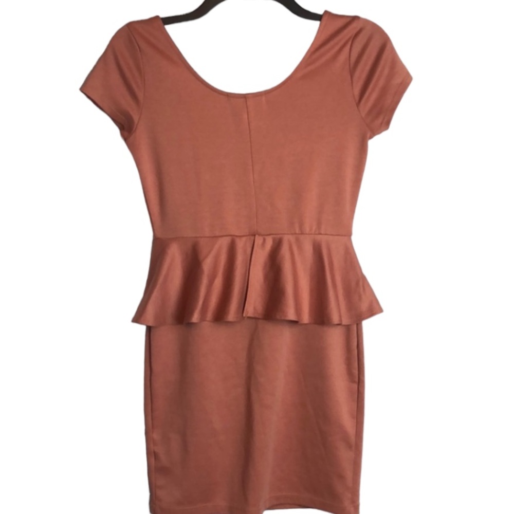 Forever 21 size small mauve dusty rose midi dress with stretch scoop-neck